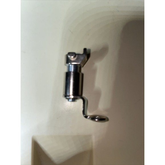 Genuine BERNINA Darning Presser Foot No. 285 Old Style - Picture 4 of 5